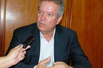 Solitário, Laurinho precisa rever melhor seu projeto político-eleitoral