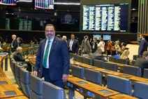 \"Estou tranquilo e sigo trabalhando\", diz Valdevan Noventa 