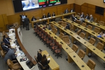 Deputados eleitos devem apresentar documentação para posse