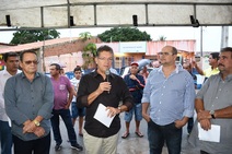 Laércio participa de inauguração de praça em Canhoba