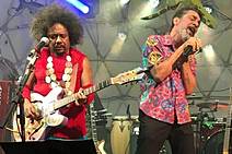 “A gente”, novo single de Nino Karvan e Chico Cesar