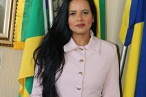 Adriana Leite lê política com serenidade