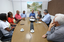 Prefeitura recebe representantes do Sindipema e explica situação financeira do Município