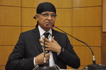 “Superlotação acontece por falta de vontade política”, afirma Matos