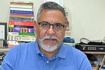 Quem foi que disse que os pobres têm que dar poder aos ricos?