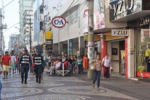 Fincada no setor terciário, economia depende do Governo para sobreviver