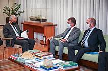 Laércio Oliveira convida ministro para inauguração da Unigel, ex-Fafen