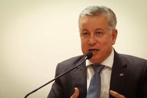 Ministra do STF chega a SE e deixa OAB fora de reunião 