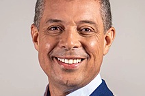 Justiça proíbe Rogério insinuar que concorrente persegue servidores do Governo