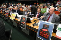 João Daniel questiona interesses dos ruralistas na liberação