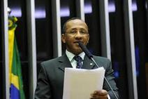 Adelson Barreto tem mais recursos de campanha do que Jair Bolsonaro