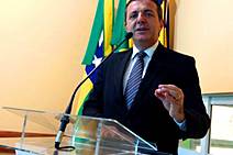 Barreiras a serem enfrentadas por Henri Clay entre a margem e o centro