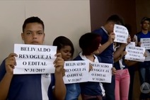 Assista: alunos e professores protestam contra implantação de horário integral