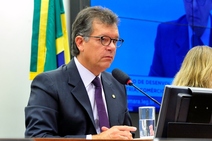 Emenda de Laércio libera R$ 500 mil para saúde de Aracaju