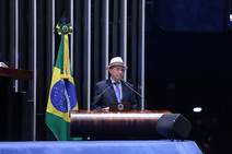 Valadares avalia greve dos caminhoneiros e diz que política de preços da Petrobras tem que mudar