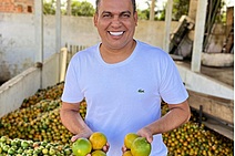 Deputado estadual eleito, Pato Maravilha está internado e é transferido para São Paulo