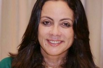 Com Mendonça Prado encurralado, Ana Alves registra candidatura de deputada estadual