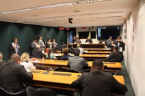 Comissão da Câmara sobre derramamento de óleo é instalada