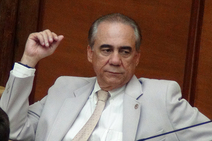 Venâncio acha que em silêncio ajuda mais e quer voltar em 2018