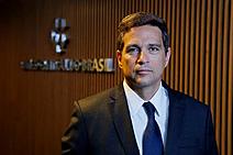 Subir ou não subir os juros do Brasil. Eis a questão