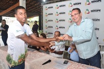 Mão Amiga: Governo reúne produtores de laranja de Arauá e Pedrinhas 