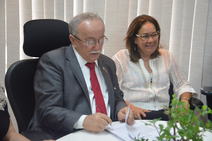 Luciano Bispo assina contrato para concurso da Alese