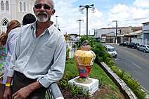 A Intervenção Urbana dos cajus é uma sacada de Fábio Sampaio, e carece de uma intervenção reparativa